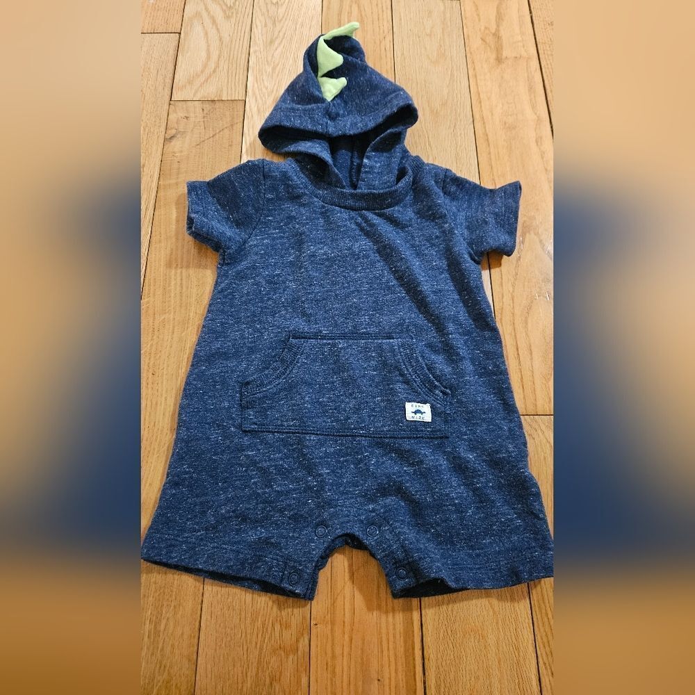Carter's Baby Boy One-Piece Outfit Size 9 Months